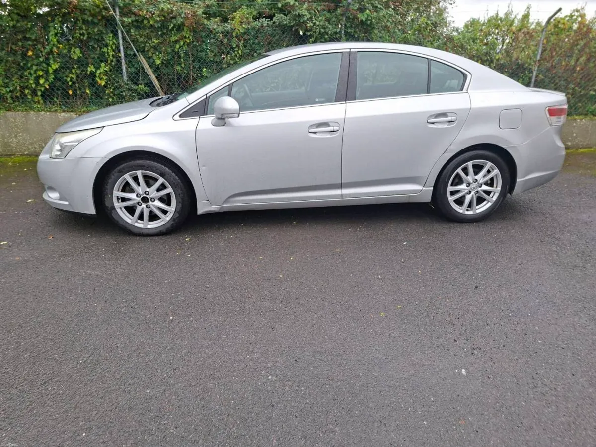 2012 toyota Avensis  nct 5/27 tax 1026 new nct - Image 2