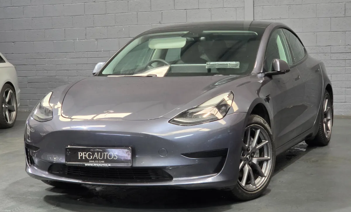 21 Model 3 - Image 3