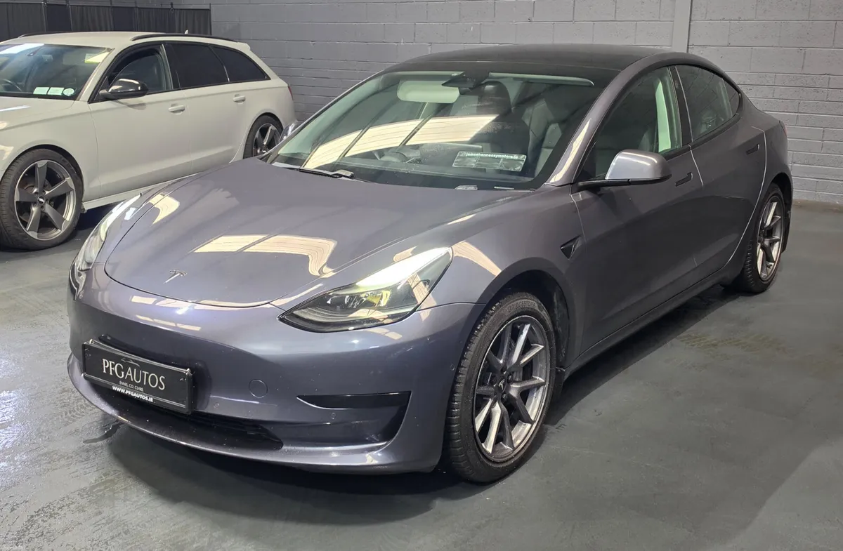 21 Model 3 - Image 5