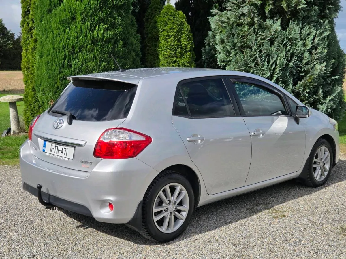 Very Low Mileage Toyota Auris 1.4 D4d Sport Automa - Image 3