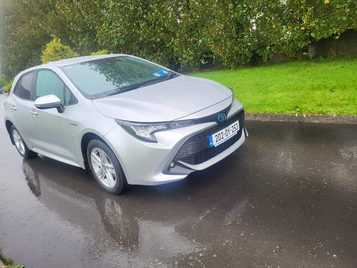 Toyota Corolla HYBRID AUTOMATIC - Image 5