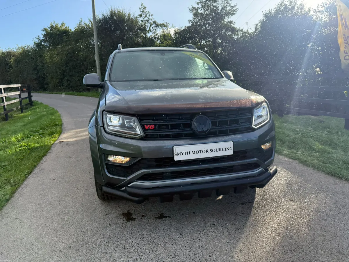 191 Volkswagen Amarok Aventura Black Ed***** - Image 5
