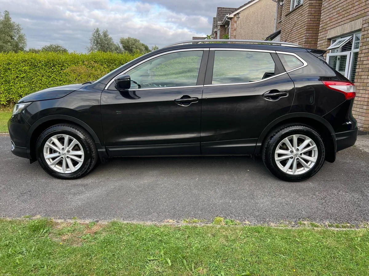 2016 Nissan Qashqai Pan Roof High Spec - Image 4