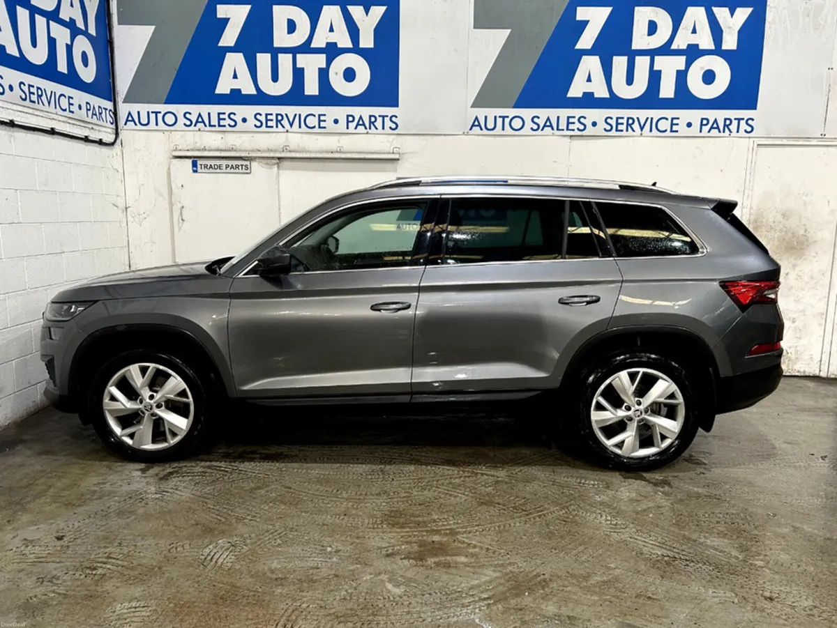 Skoda Kodiaq PAN ROOF STYLE 7 SEATER AUTO - Image 4