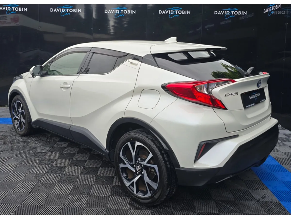 Toyota C-HR G SPEC 1.8 PETROL HYBRID AUTO - Image 4