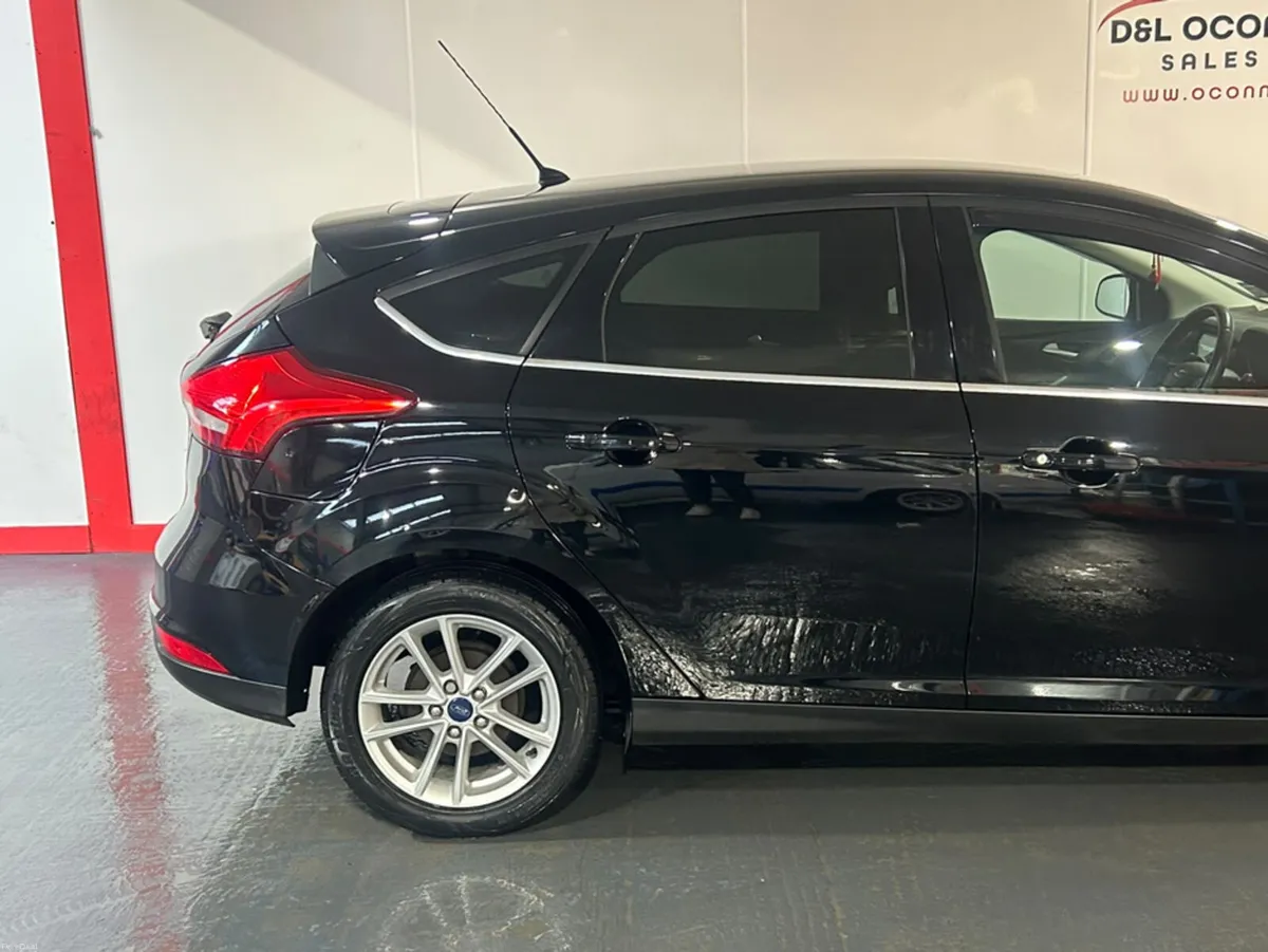 Ford Focus ZETEC S/S 120PS 5DR 1.5 TDCI - Image 6