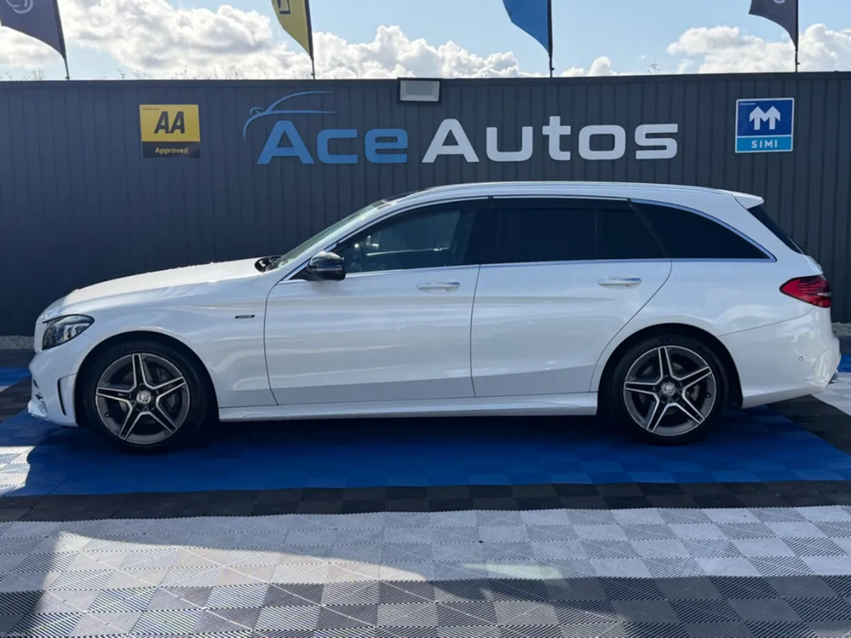 Mercedes-Benz C-Class AMG LINE - 2.0L DIESEL - AUT - Image 4