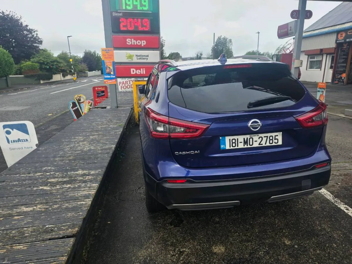 Low mileage Nissan Qashqai - Image 3