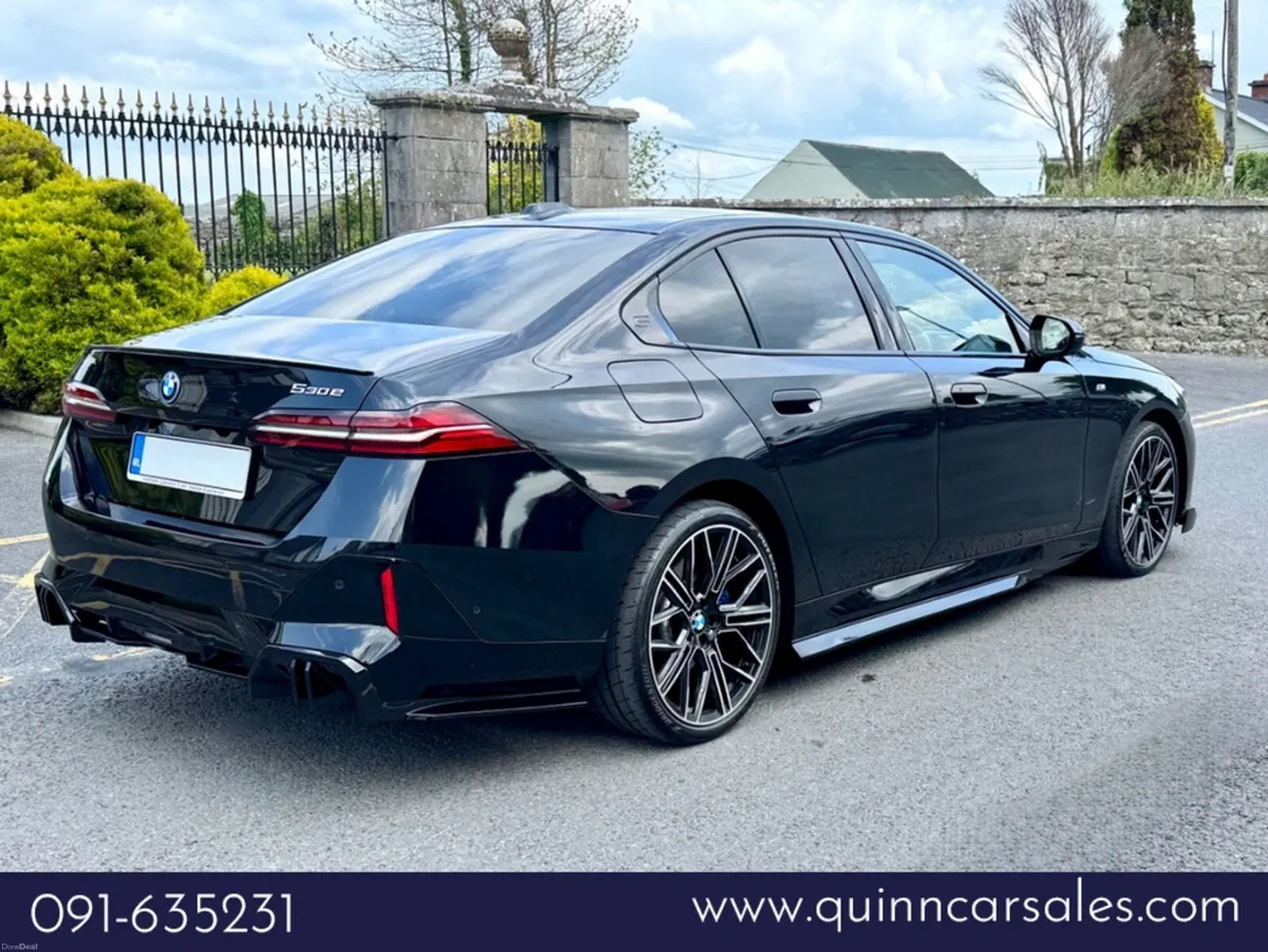 BMW 5-Series 530e M-SPORT AUTO==FULL M-PERFORMANCE - Image 3