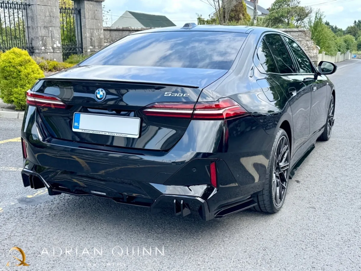 BMW 5-Series 530e M-SPORT AUTO==FULL M-PERFORMANCE - Image 5