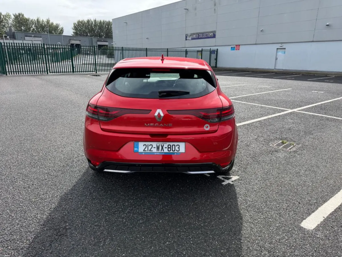 Renault Megane 1.3 PETROL, ICONIC MODEL, LOW MILEA - Image 5