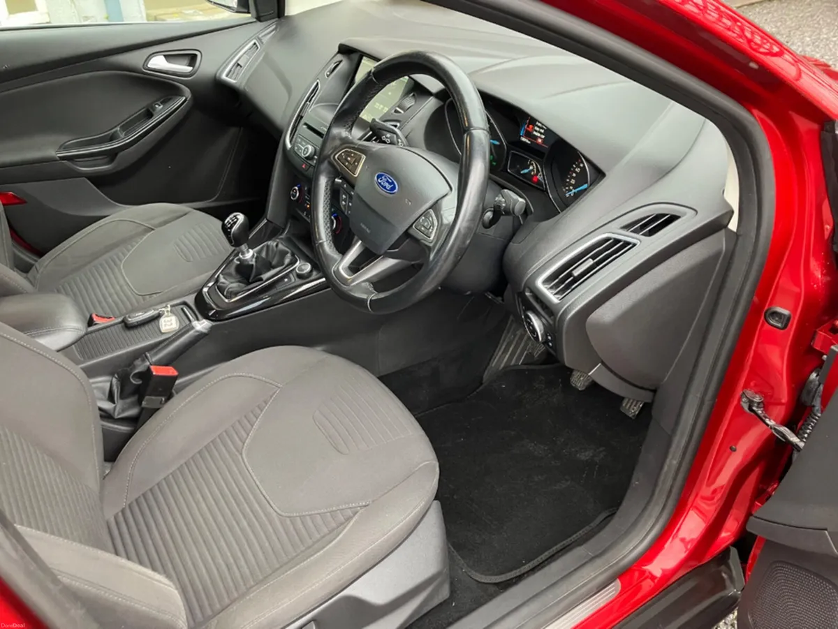 Ford Focus TITANIUM 1.5 TD 95PS 6SPEED 4DR - Image 6