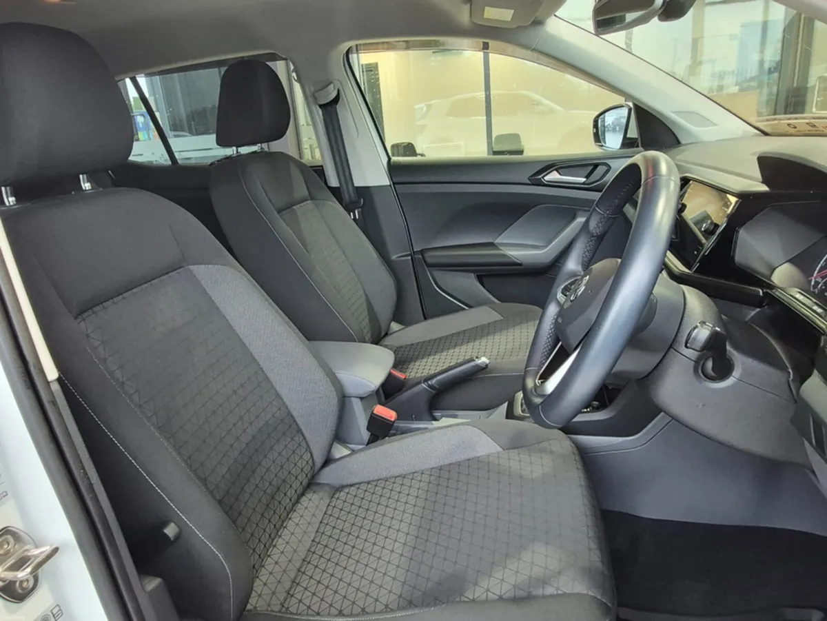 Volkswagen T-Cross 1.0 TSI - Image 6