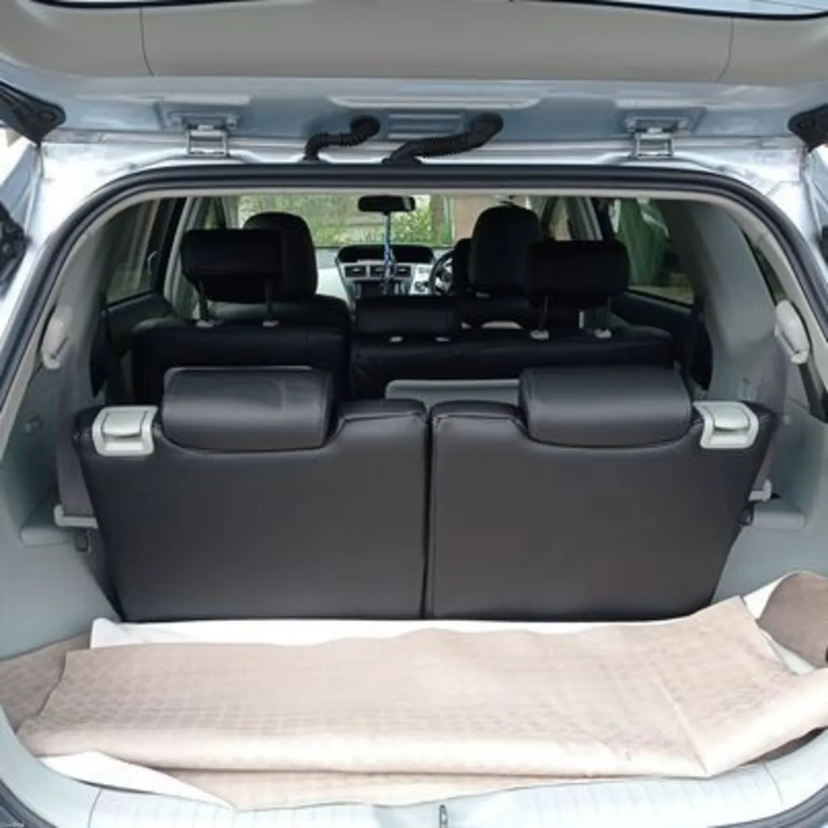 Toyota Prius 2012 - Image 2