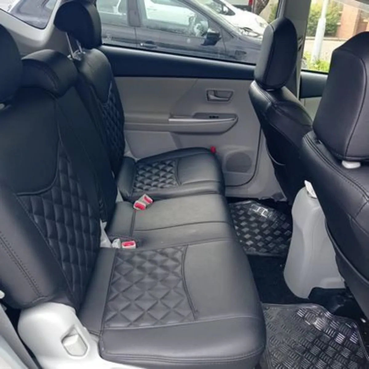 Toyota Prius 2012 - Image 3