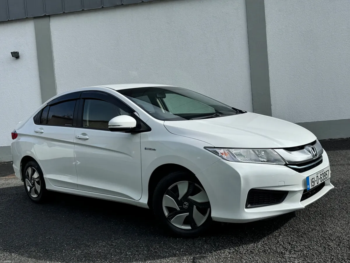 Honda Grace 2015 Hybrid 1.5 Automatic - Image 2