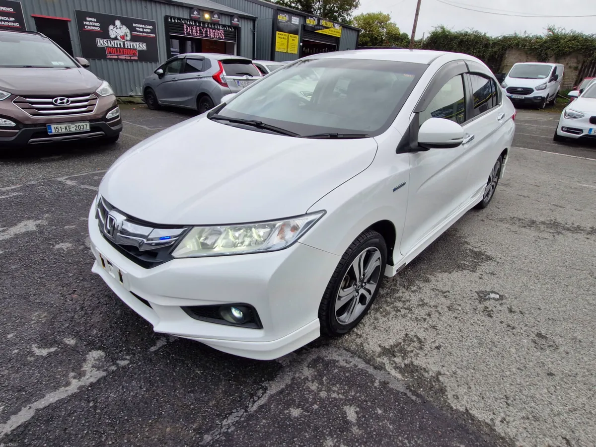 2015 Honda Grace 1.5L Hybrid with Full body kit - Image 2
