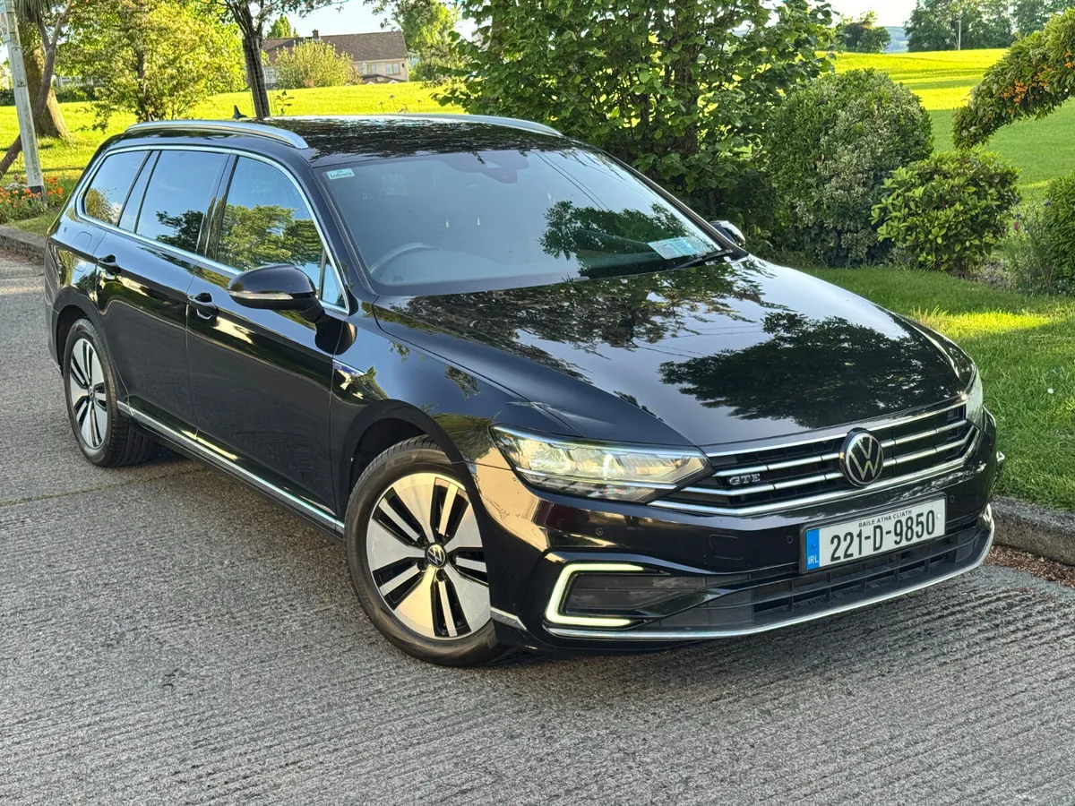 221 Volkswagen Passat GTE 1.4tsi Phev HIGHLINE - Image 2