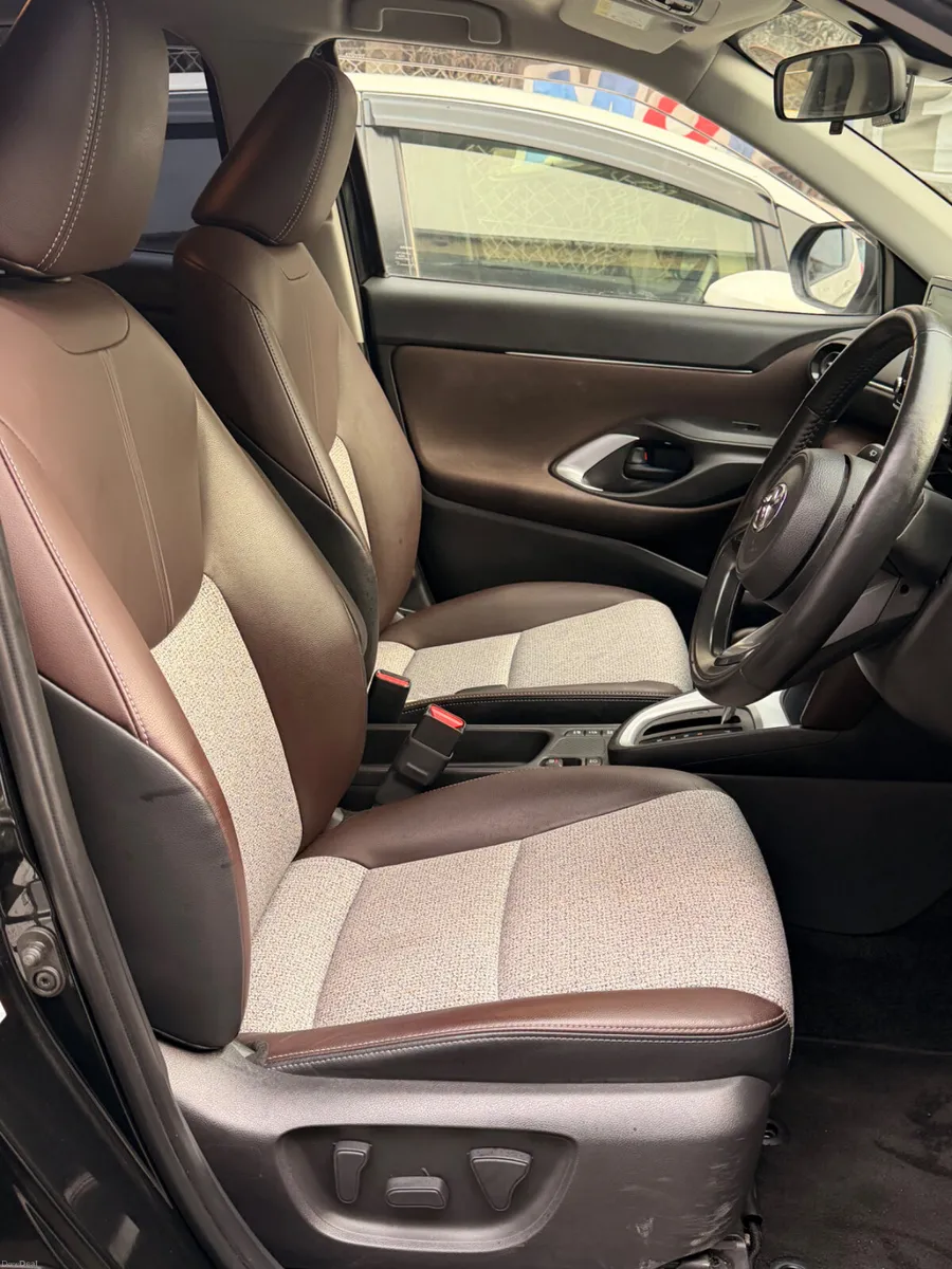 TOYOTA YARIS CROSS 2021 hybrid TOP SPEC - Image 4