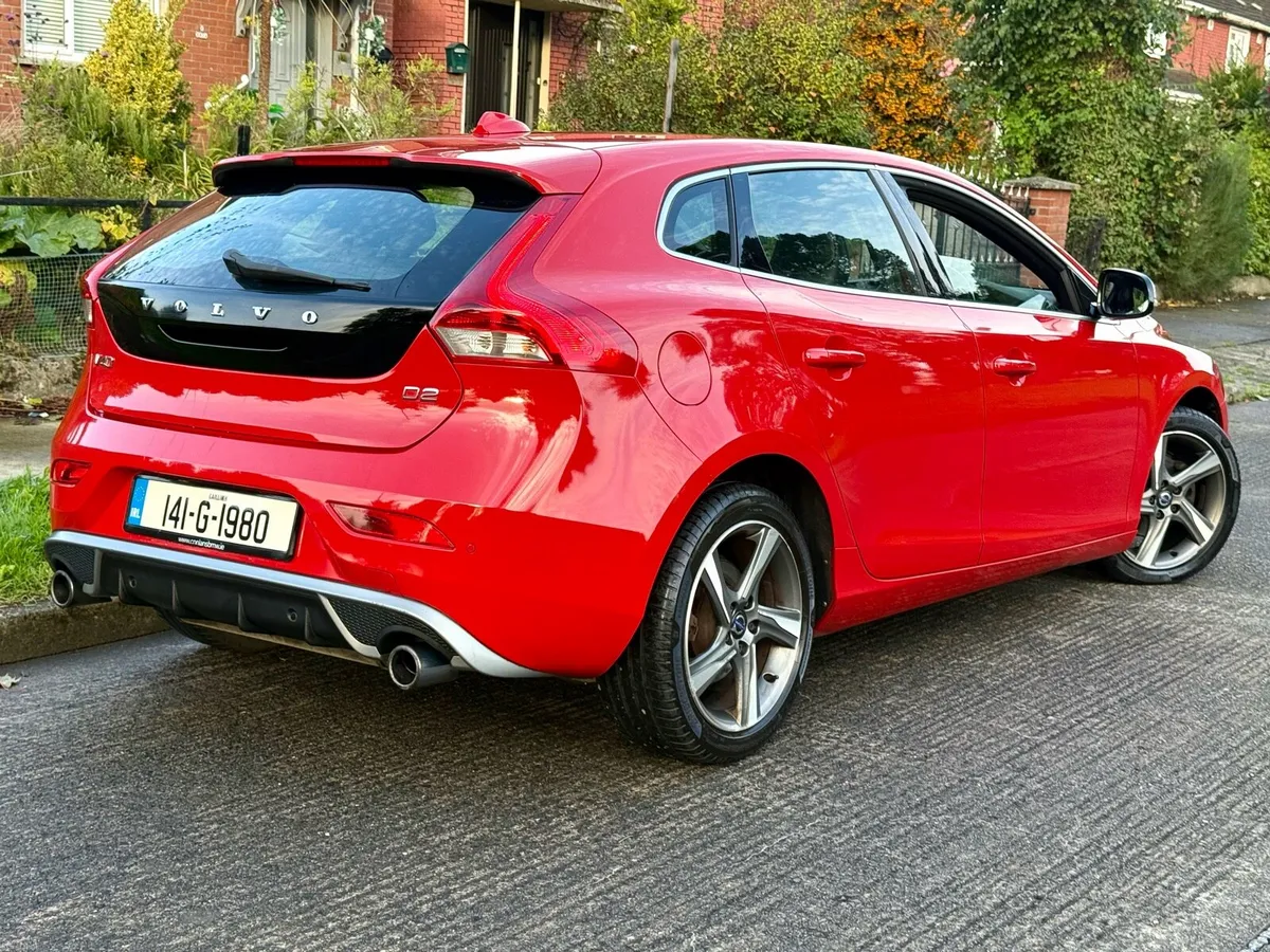 141 Volvo V40 R-DESIGN New Nct - Image 1