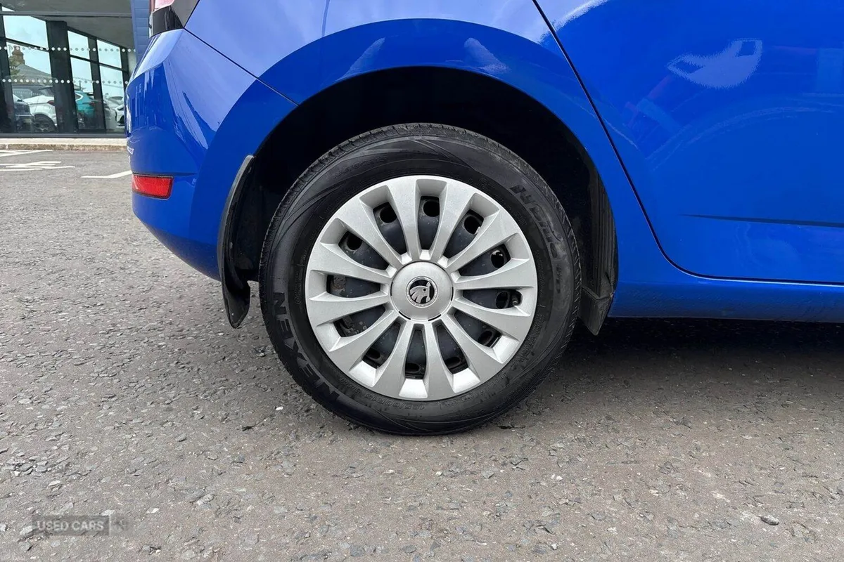 Skoda Fabia 1.0 MPI 60PS S in Blue with 34K - Image 6