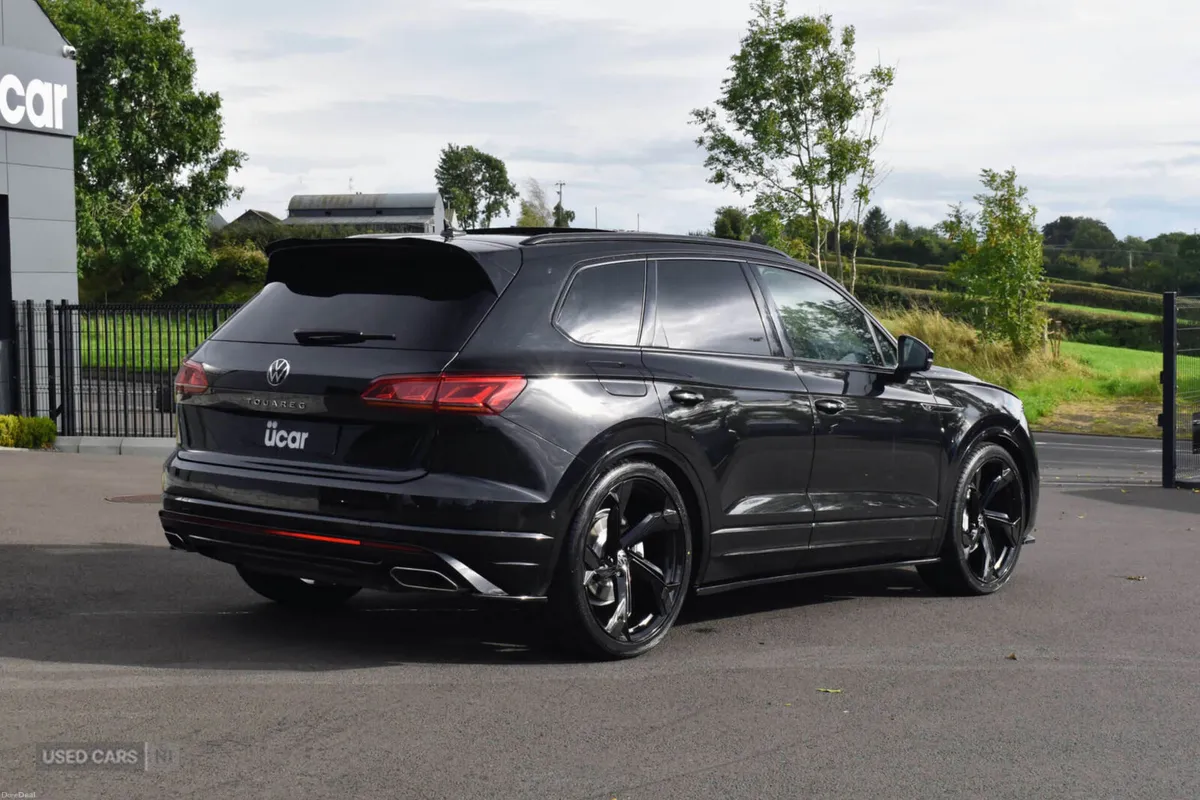 Volkswagen Touareg 3.0 Touareg V6 Black Edition TD - Image 5