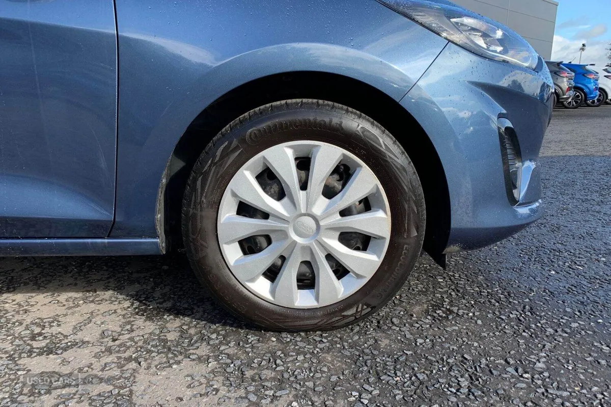 Ford Fiesta 1.1 Ti-VCT 75PS Trend in Chrome Blue w - Image 6