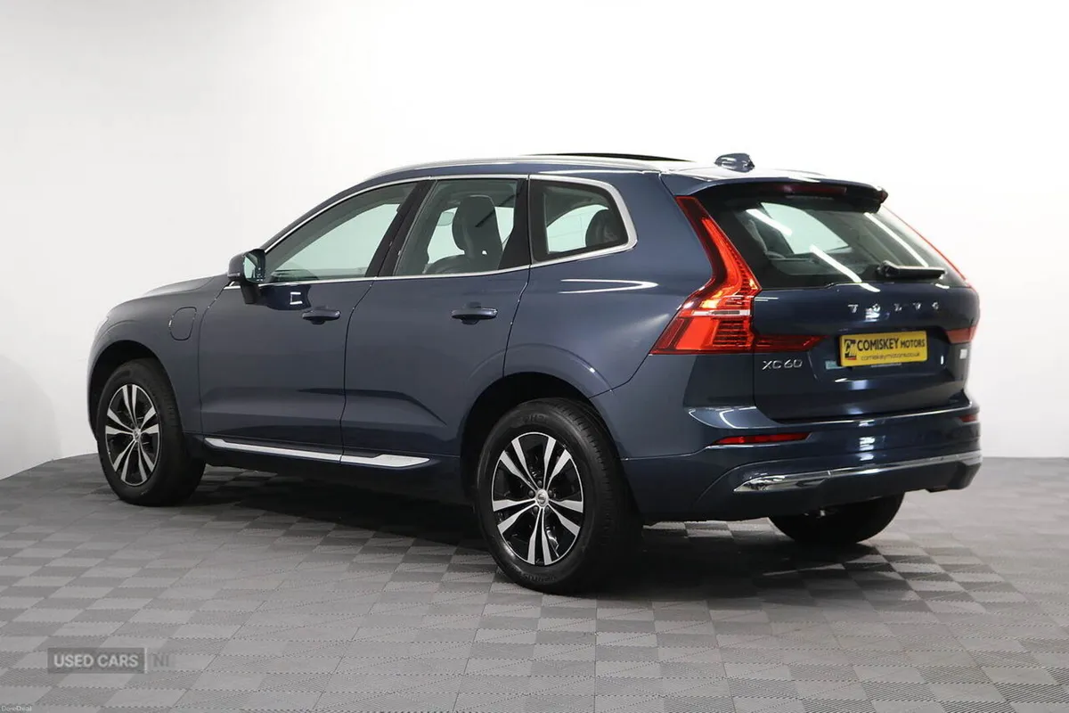 Volvo XC60 h T6 Core - Image 4