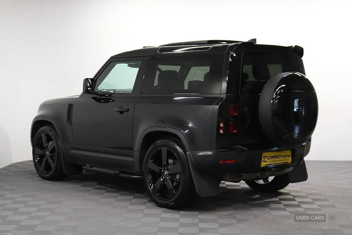 Land Rover Defender 90 D250 MHEV HSE - Image 5