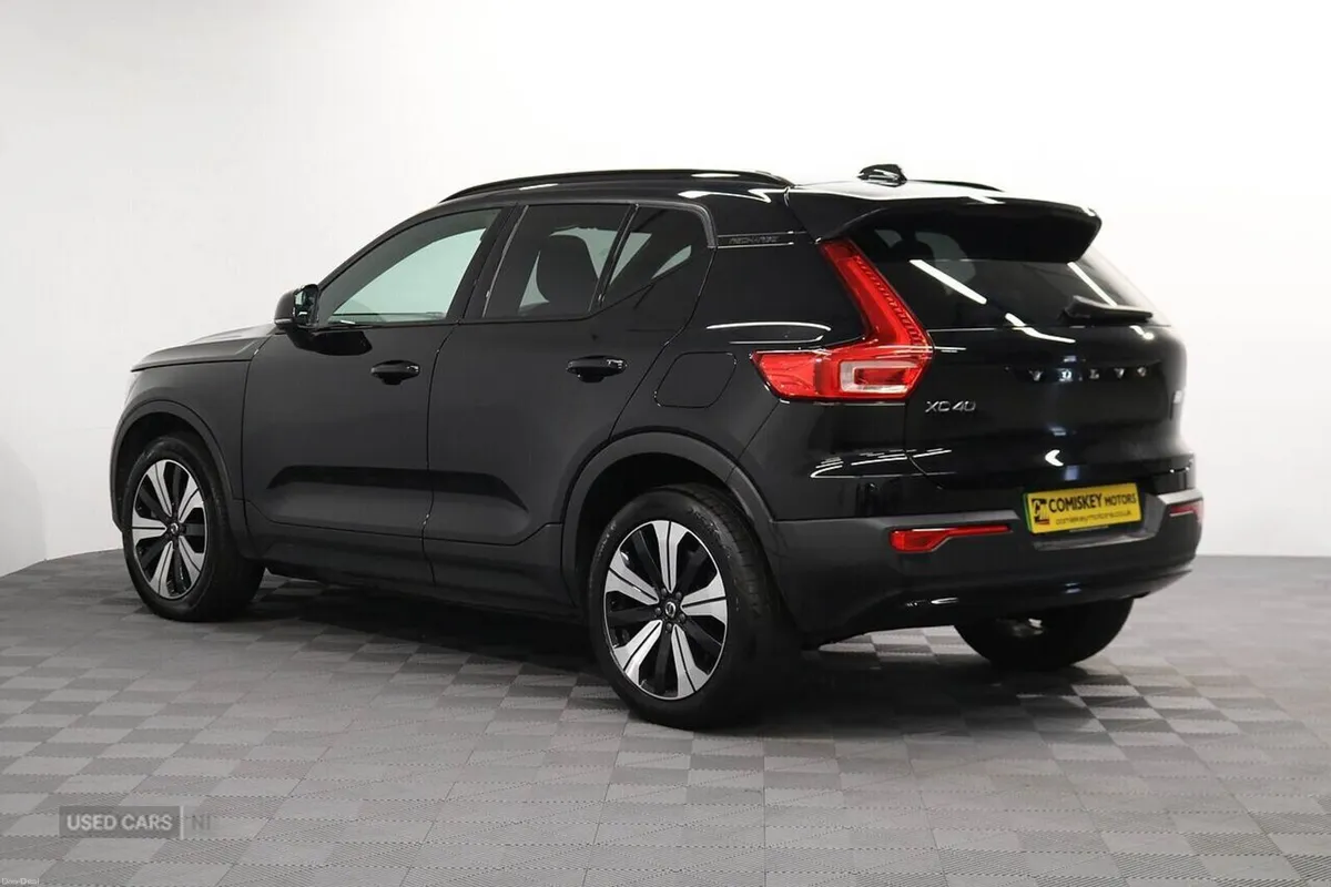 Volvo XC40 Plus - Image 4