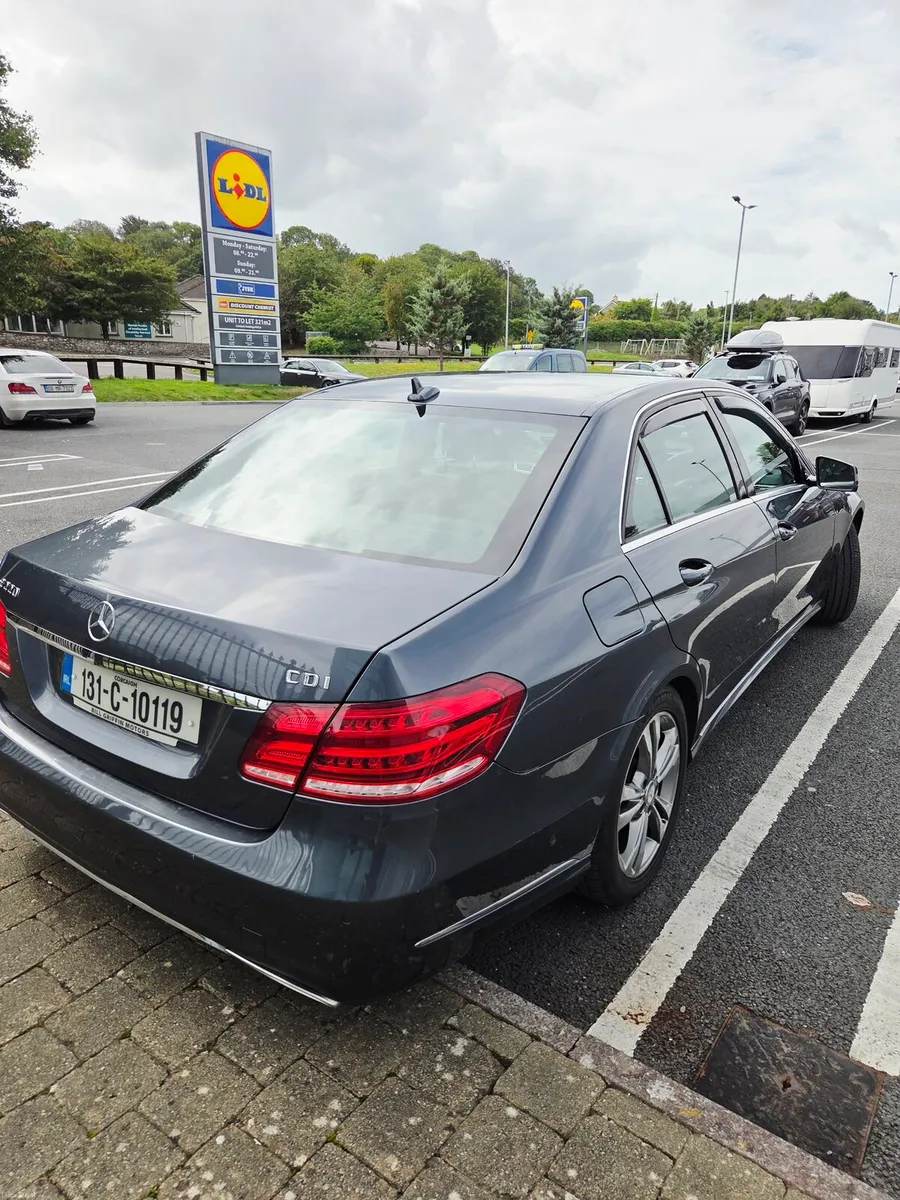 Mercedes e220d - Image 4