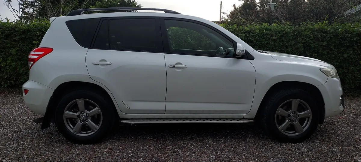 Toyota RAV4 2012 - Image 2