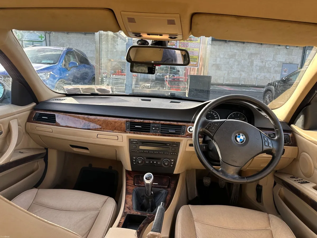 BMW 320d 2.0 Diesel–2006–Manual–Leather Interior - Image 6