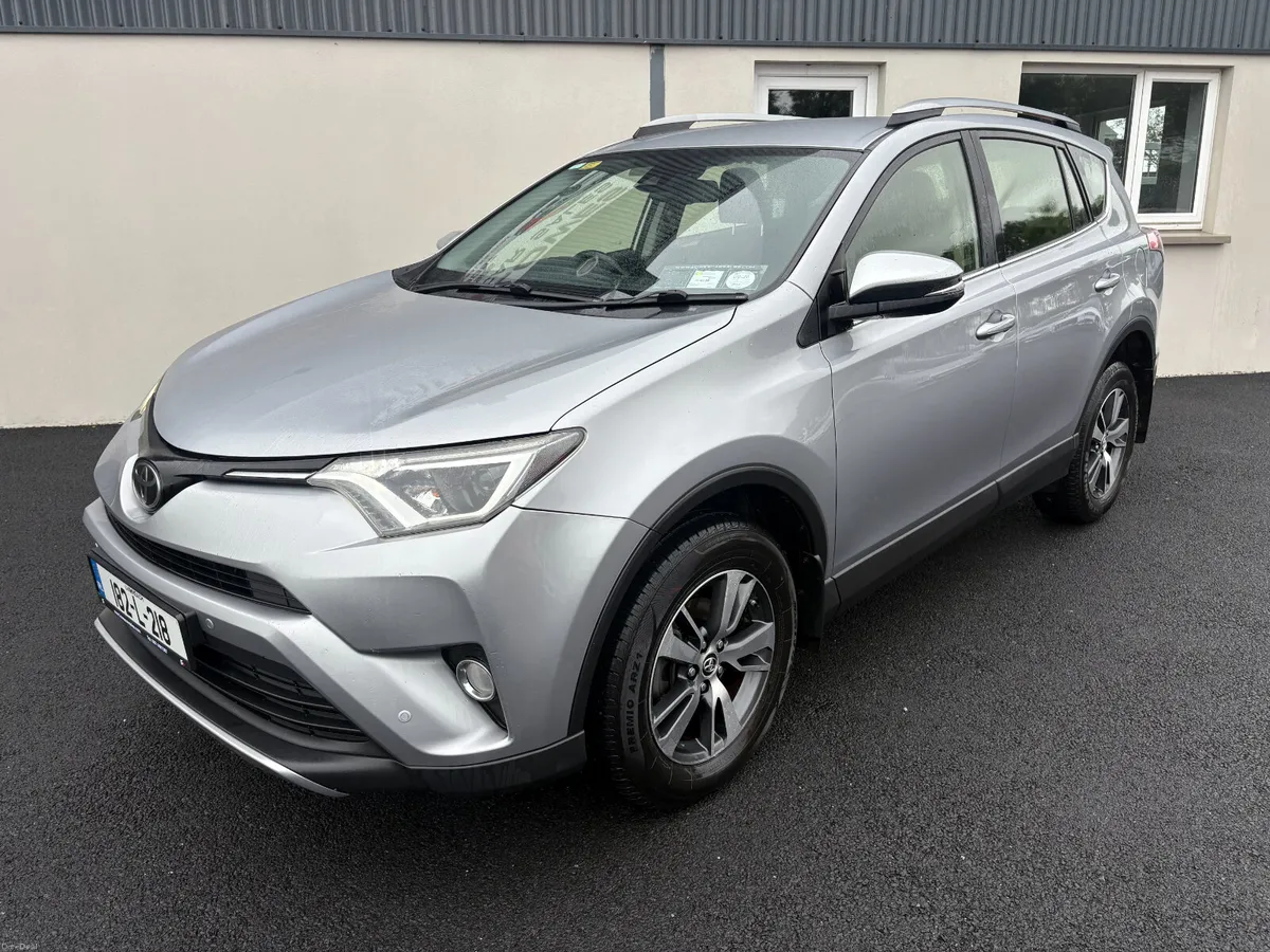 182 Toyota Rav 4 Luna Sport 2.0 D4D - Image 2