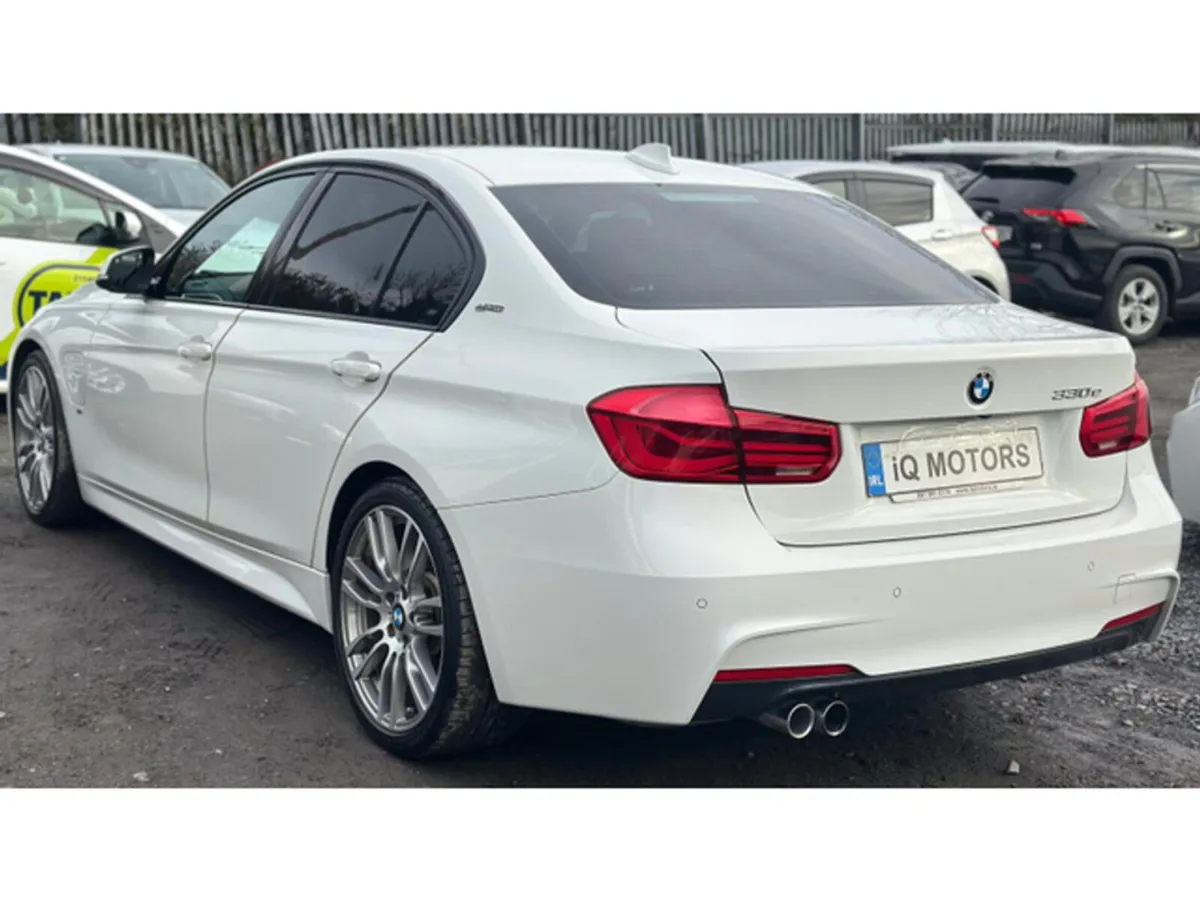 BMW 3-Series 330E M Sport 2.0L  Automatic Plug-in - Image 5