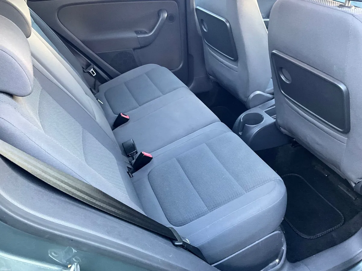 Volkswagen Golf 2006 - Image 2