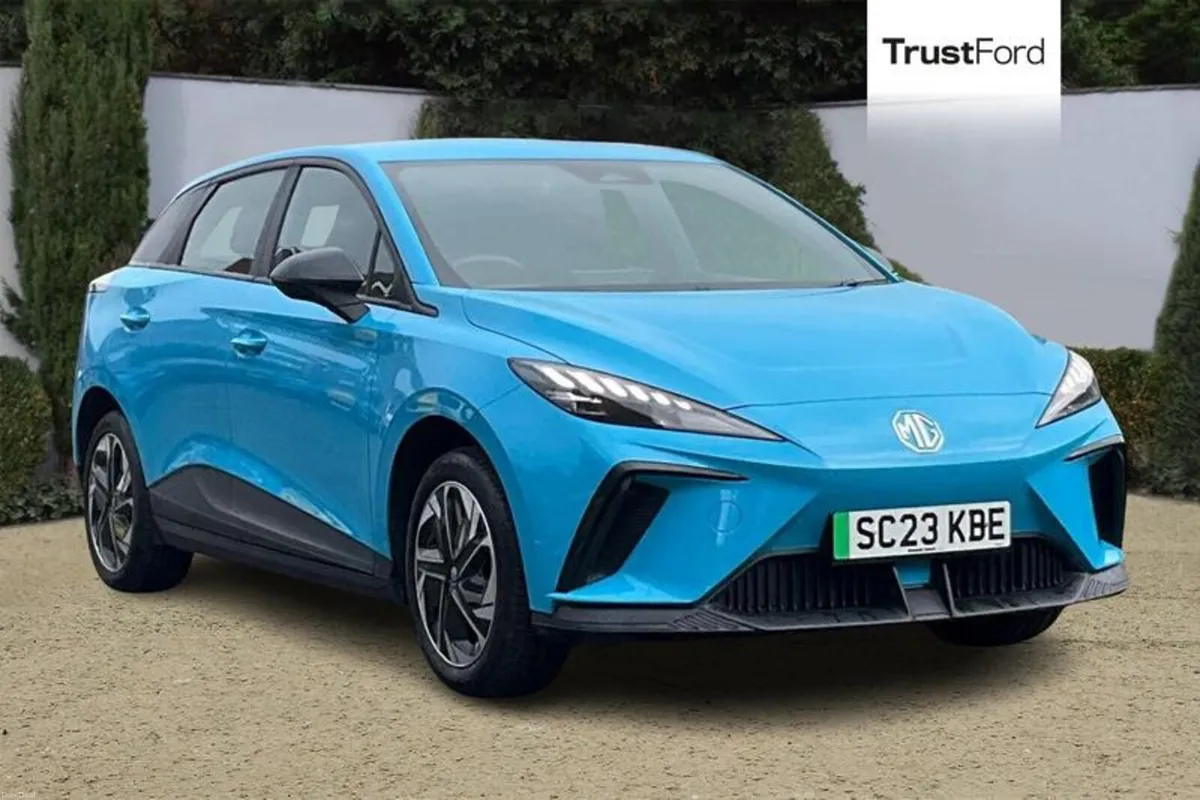 MG MG4 64kWh SE Long Range Hatchback 5dr Electric - Image 1