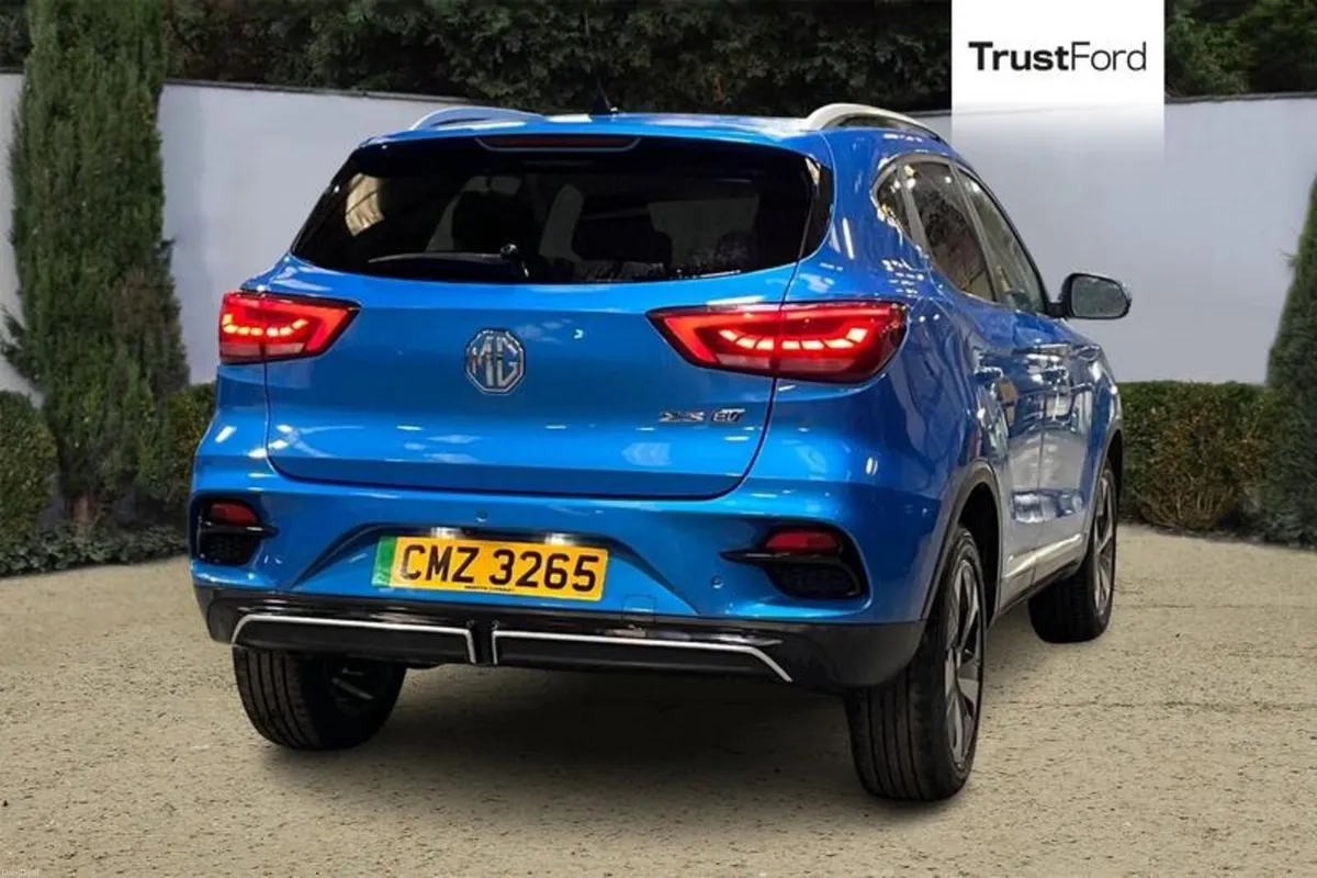 MG Other 51.1kWh Trophy Connect SUV 5dr Electric A - Image 4