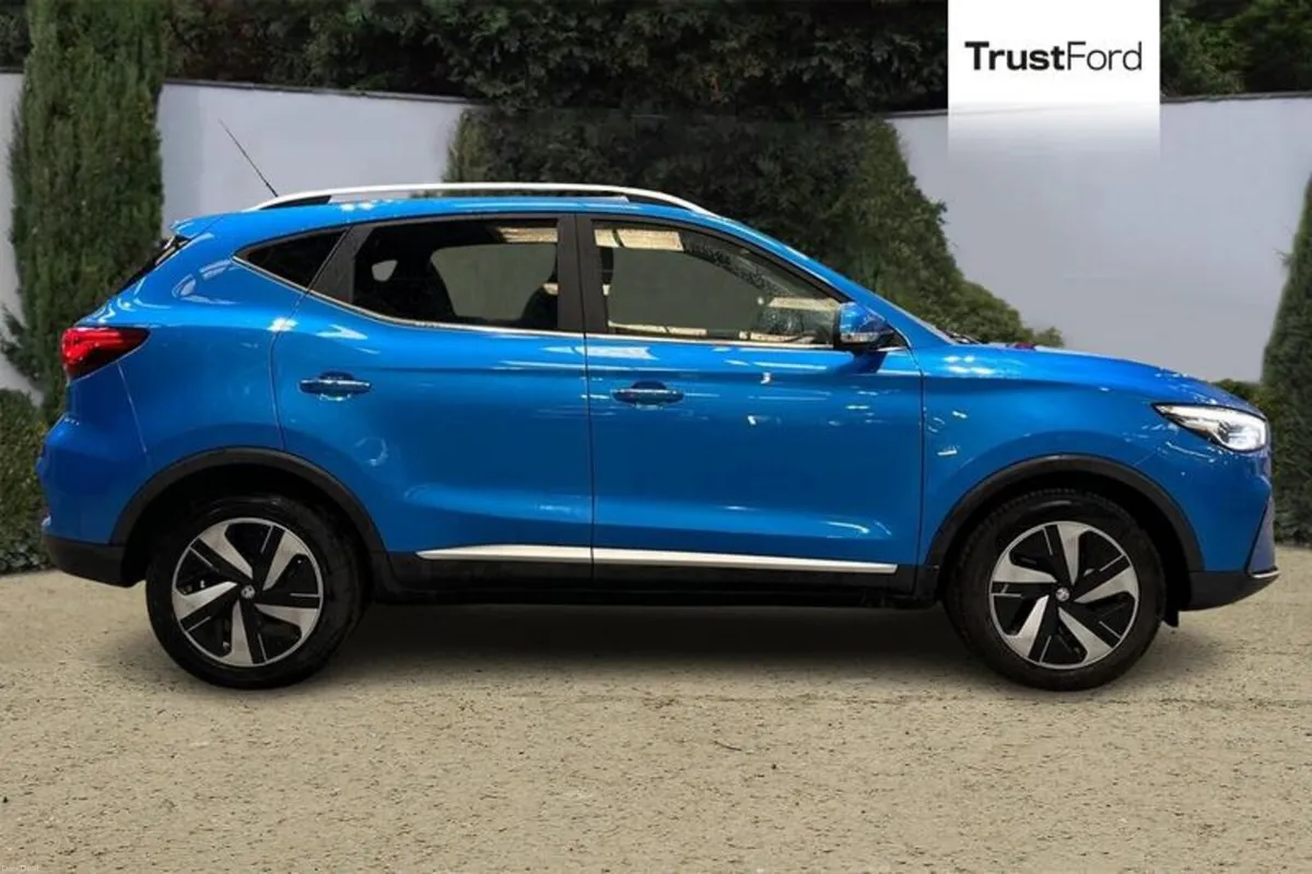 MG Other 51.1kWh Trophy Connect SUV 5dr Electric A - Image 3