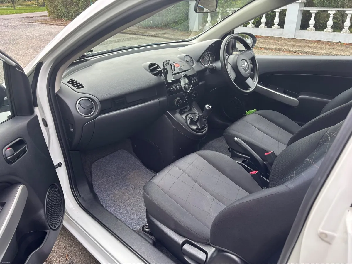 Mazda Mazda2 2013 - Image 5