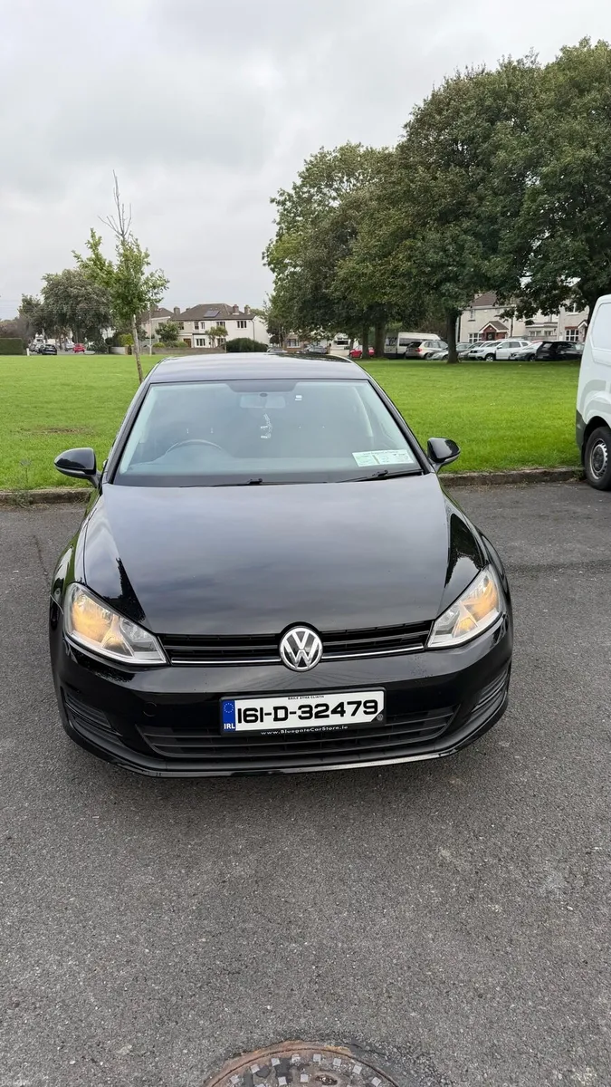 2016 Volkswagen Golf - Image 2