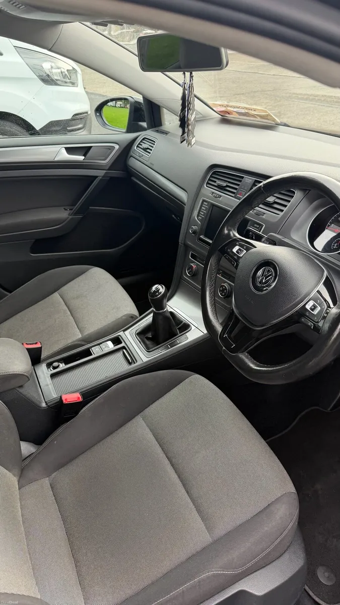 2016 Volkswagen Golf - Image 5