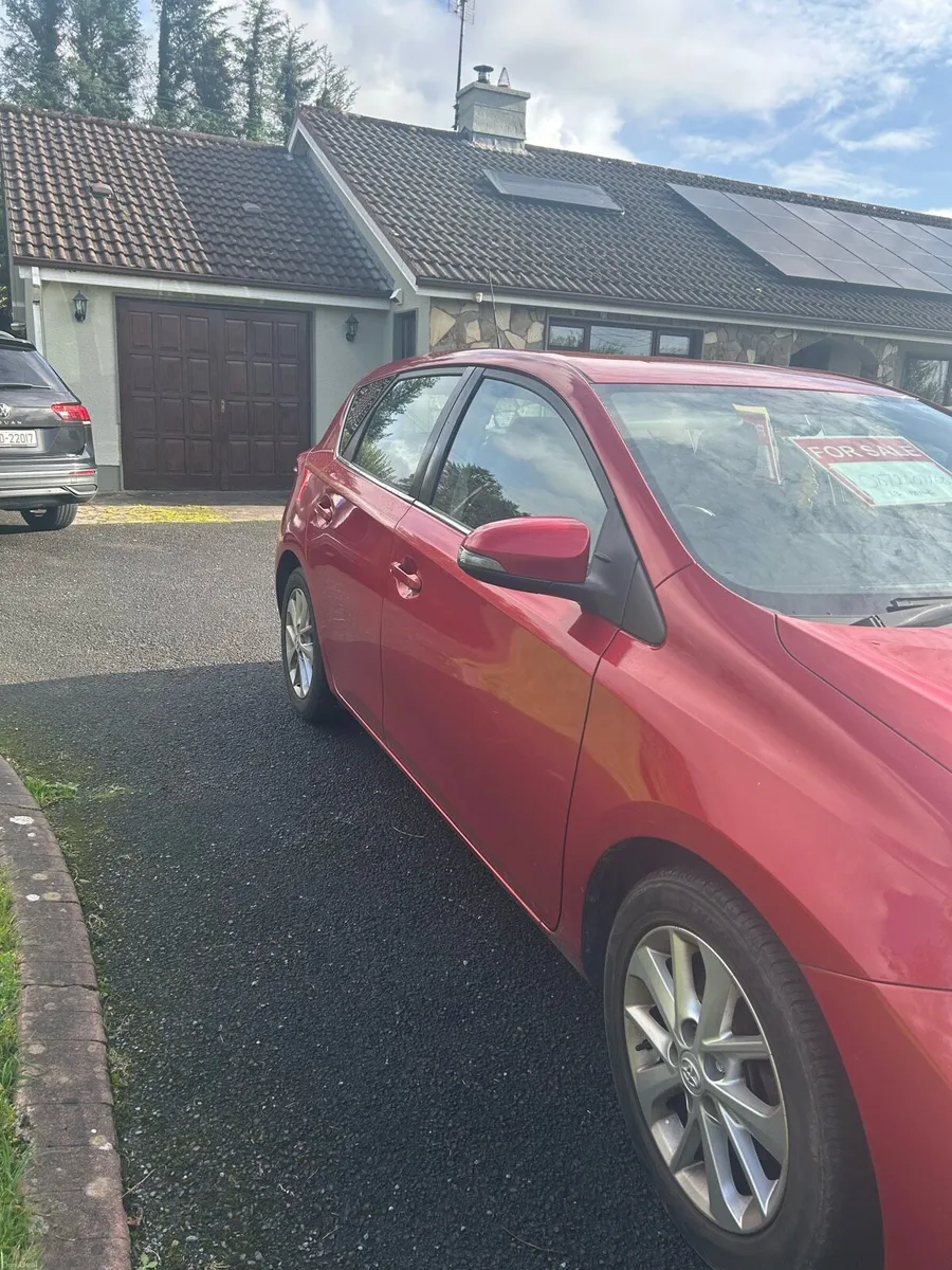 Toyota Auris - Image 2