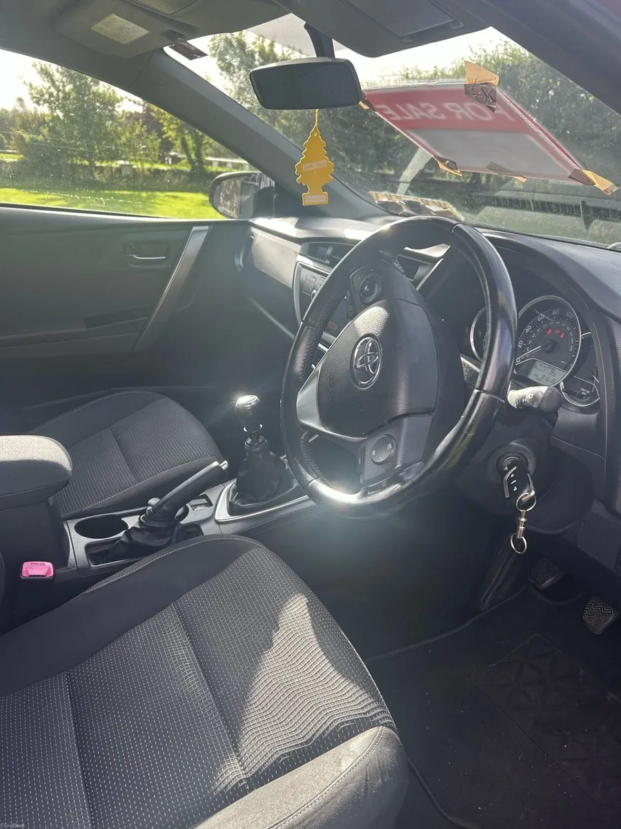 Toyota Auris - Image 5