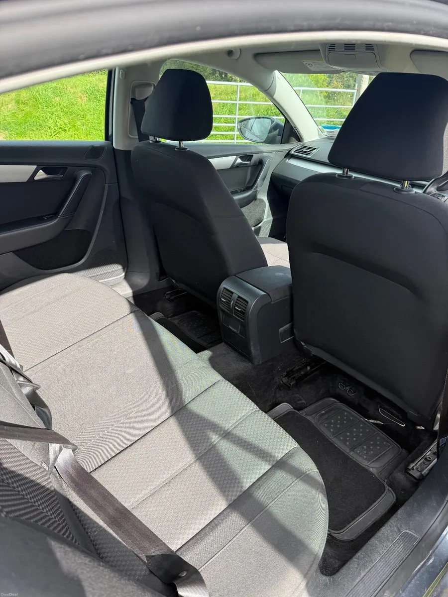 Volkswagen Passat 2013 - Image 6