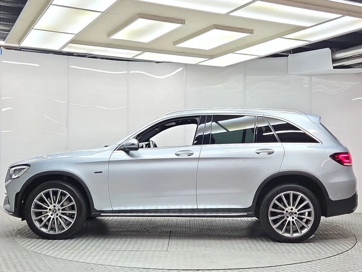 Mercedes-Benz GLC 300de AMG Line Premium 4matic - Image 5