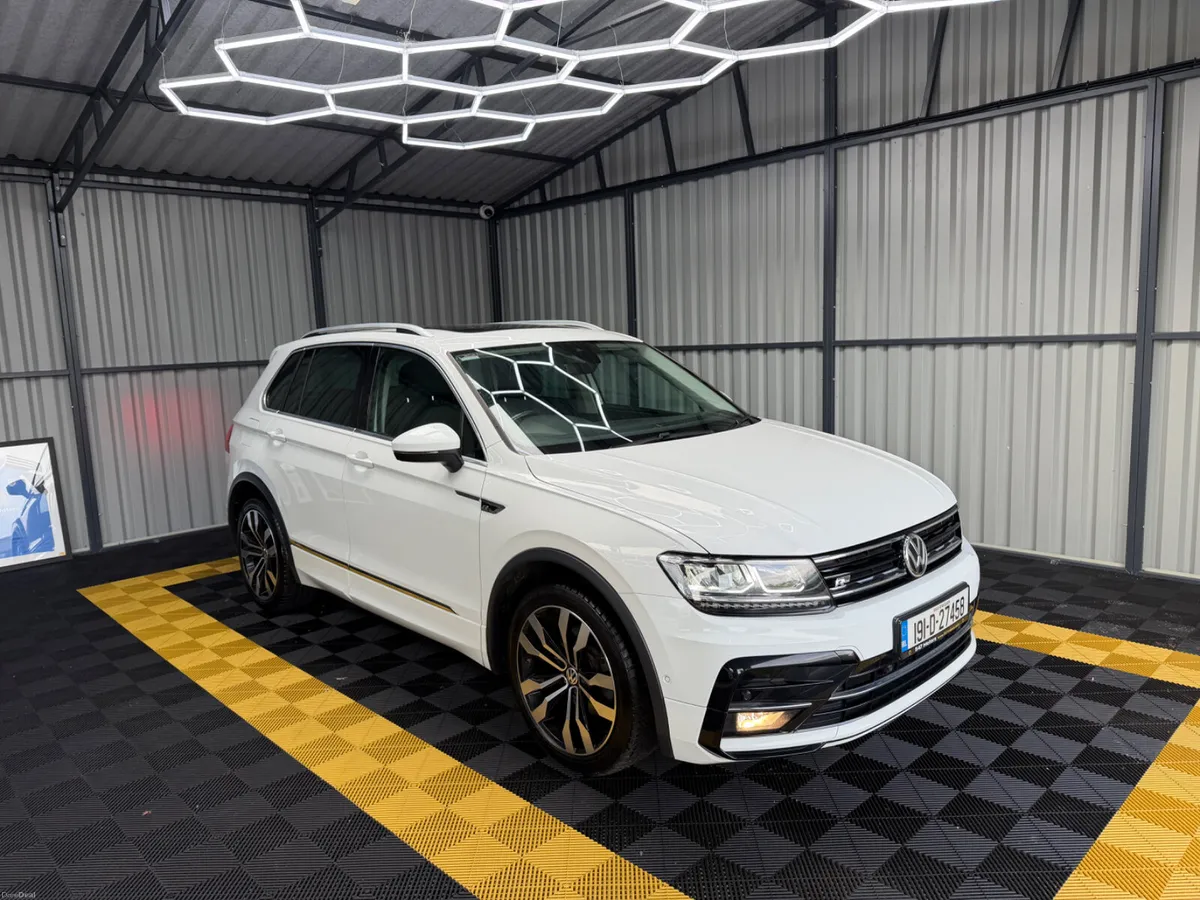 VW Tiguan 2019 R-Line Manual Pan Roof!! - Image 3