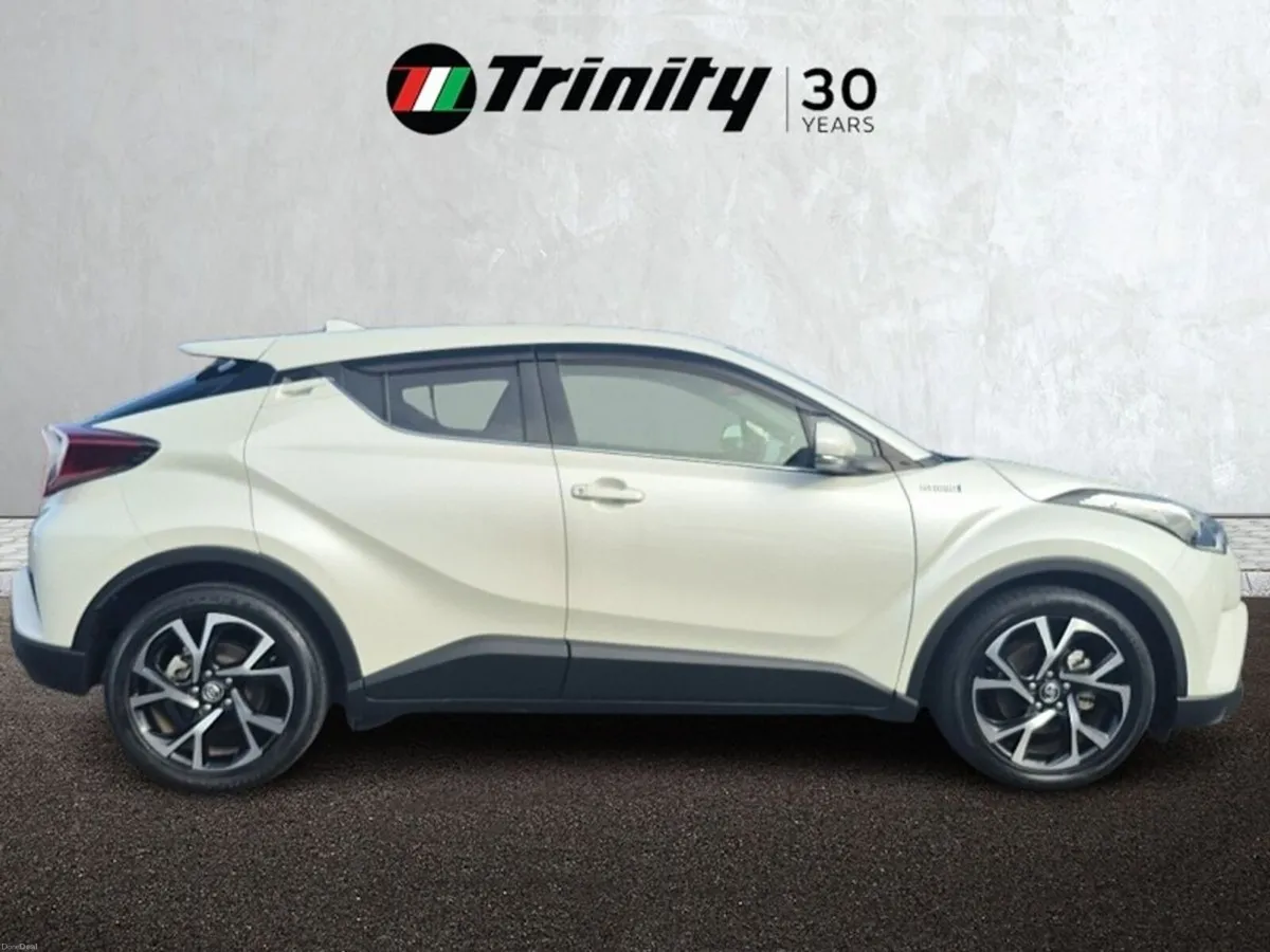 Toyota C-HR ** HIGH SPEC ** LOW KMS ** TRINITY MOT - Image 5
