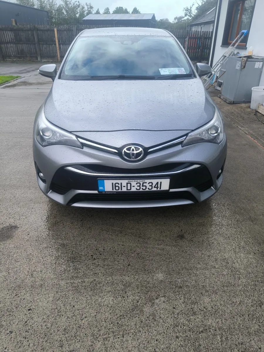 Toyota Avensis luna2016 - Image 1