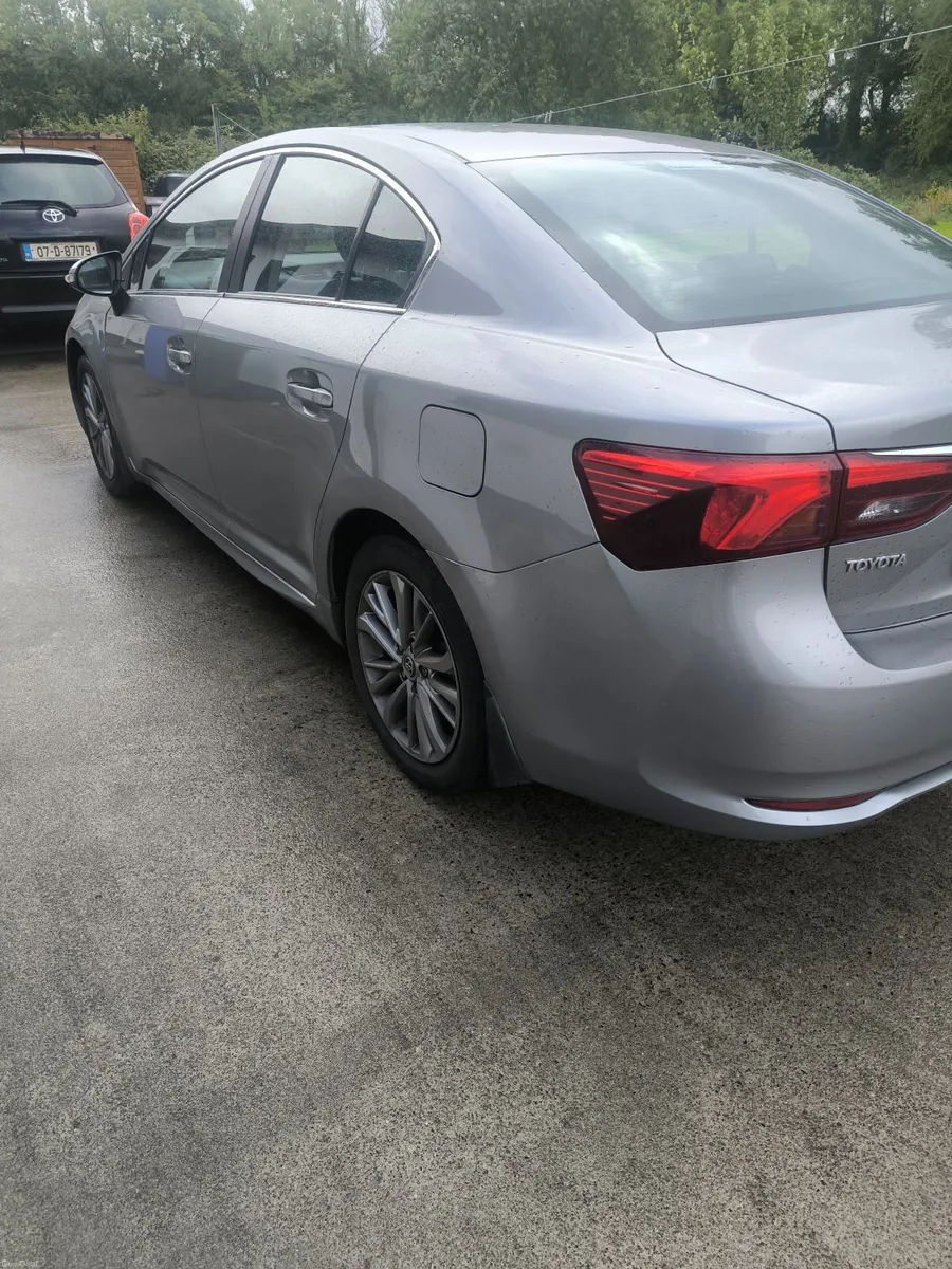Toyota Avensis luna2016 - Image 6